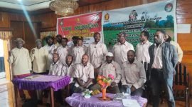 Foto bersama dalam pertemuan bersama DPRD Tani Merdeka, Papera, dan APSI Paniai. (Foto: Galeri Papua/Jeri P. Degei)