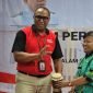 Kepala Bappeda Kabupaten Mimika Yohana Paliling dan Staf Ahli Bidang Ekonomi dan Keuangan, Setda Kabupaten Mimika, Inosensius Yoga Pribadi dalam momen pembukaan FPD. (Foto: Galeri Papua/Ahmad)