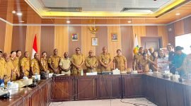 Foto Bersama Wakil Bupati dan peserta kegiatan sosialisasi percepatan pembentukan koperasi Merah Putih. (Foto: Istimewa)