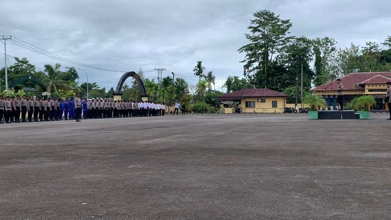 Upacara peringatan Harkitnas ke-117 di Mapolres Mimika, Jalan Agimuga, Mile 32, Mimika, Papua Tengah, Selasa (20/5/2025). (Foto: Galeri Papua/Ahmad)