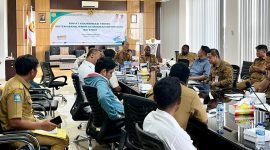 Suasana Rapat Koordinasi Teknis SMKI ISO 27001 yang Dipimpin oleh Kepala Dinas Dukcapil bersama OPD terkait. (Foto: Galeri Papua/ Benaz)