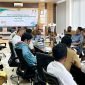 Suasana Rapat Koordinasi Teknis SMKI ISO 27001 yang Dipimpin oleh Kepala Dinas Dukcapil bersama OPD terkait. (Foto: Galeri Papua/ Benaz)