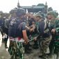 Personel anggota TNI yang tertembak di Intan Jaya dievakuasi. (Foto: Istimewa)