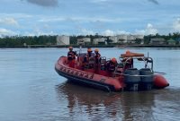 Tim SAR berangkat menuju lokasi kejadian untuk melakukan pencarian. (Foto: Istimewa/SAR Timika)