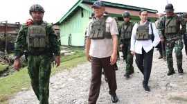 Menteri Pertahanan (Menhan) RI, Sjafrie Sjamsoeddin, bersama Menteri Keuangan (Menkeu) RI, Sri Mulyani Indrawati, melakukan kunjungan kerja ke Nduga, Papua Pegunungan, pada Sabtu (7/6/2025). (Foto: Istimewa/Kemhan.go.id)