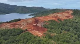 Salah satu titik operasi perusahaan tambang di Kabupaten Raja Ampat, Papua Barat Daya. (Foto: Istimewa/Tangkapan layar video di kanal YouTube Greenpeace Indonesia)