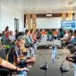 Suasana Rapat Koordinasi dipimpin Wabup Emanuel Kemong bersama stakeholders, persiapan Launching MPP di Kantor Disdukcapil Mimika, Kamis, (12/6/2025). (Foto: Galeri Papua/Benaz)