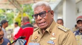 Bupati Mimika, Johannes Rettob. (Foto: Galeri Papua/Benaz)