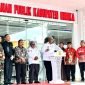 Sambutan Bupati Mimika, Johannes Rettob, sekaligus membuka secara resmi Mal Pelayanan Publik di Mimika, didampingi Wakil  Bupati Mimika serta jajaran Forkompinda, Rabu (18/6/2025). (Foto: Galeri Papua/Benaz) 