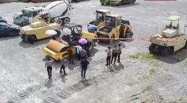 Kejati Papua menyita sejumlah kendaraan dan alat berat terkait kasus dugaan korupsi proyek aerosport Mimika. (Foto: Istimewa/Tangkapan layar video)