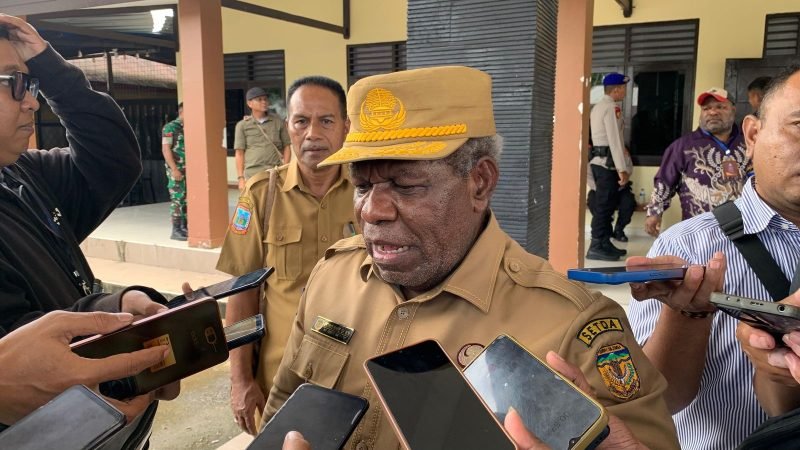 Pj Sekda Mimika, Petrus Yumte. (Foto: Galeri Papua/Ahmad).