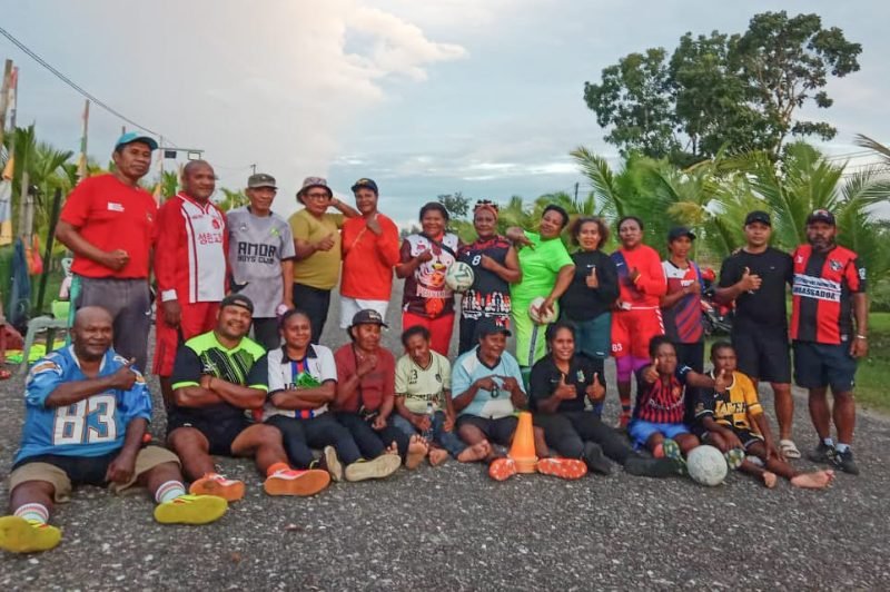 Para pemain Sepak Bola Berjalan Kabupaten Mimika. (Foto: Istimewa)