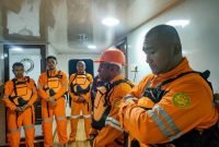 SAR Timika kerahkan tim penyelamat untuk mencari korban ABK KM. Mulia Kenangan, Dimas Wahyu Prawira (25), yang dilaporkan terjatuh dan hilang di perairan Arafura sejak Jumat (27/6/2025) lalu. (Foto: Istimewa/SAR Timika)