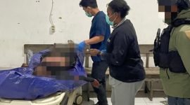 Jenazah anggota KKB anak buah Egianus Kogoya dievakuasi ke RSUD Wamena untuk proses identifikasi. (Foto: Istimewa/Satgas Humas Ops Damai Cartenz)