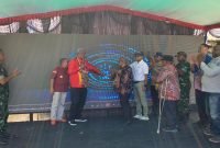 Momen peluncuran air bersih di Jalur 5 Sp2, Mimika, Papua Tengah. (Foto: Galeri Papua/Ahmad)