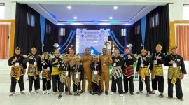 Foto bersama usai pembukaan Olimpiade Olahraga Siswa Nasional (O2SN) tingkat Provinsi Papua Tengah tahun 2025 di Padepokan PSHT, Wonorejo, Nabire, Senin, 28 Juli 2025. (Foto: Galeri Papua/Benas)