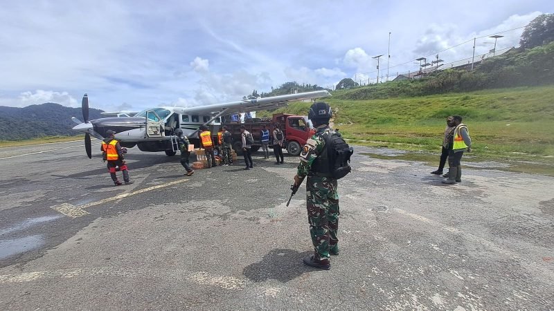 TNI ambil alih operasional Bandara Bilorai Sugapa, Intan Jaya, Papua Tengah. (Foto: Istimewa/Kopasgat TNI)