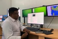 Prakirawan BMKG Mimika, Stevan Yawan. (Foto: Galeri Papua/Ahmad)