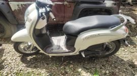 Polisi saat mengamankan barang bukti. (Foto: Istimewa)