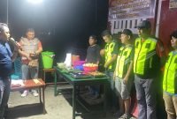 Kapolres Mimika, AKBP Billyandha Hildiario saat meresmikan Pos PEKA. (Foto: Istimewa)