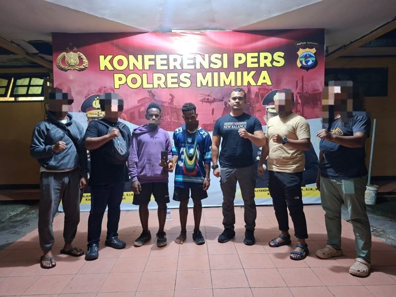 Pelaku saat berhasil ditangkap Tim Buser Sat Reskrim Polres Mimika. (Foto: Istimewa/Humas Polres Mimika)