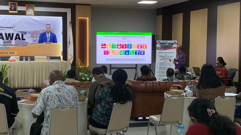 Pelaksanaan seminar awal studi kelayakan pembentukan DOB Kota Madya Timika, di ruang rapat Kantor Bappeda Kabupaten Mimika, Jumat (22/8/2025), (Foto: Galeri Papua/Ahmad)