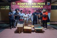 Kedua pelaku yang berhasil diamankan polisi. (Foto: Humas Polres Mimika)