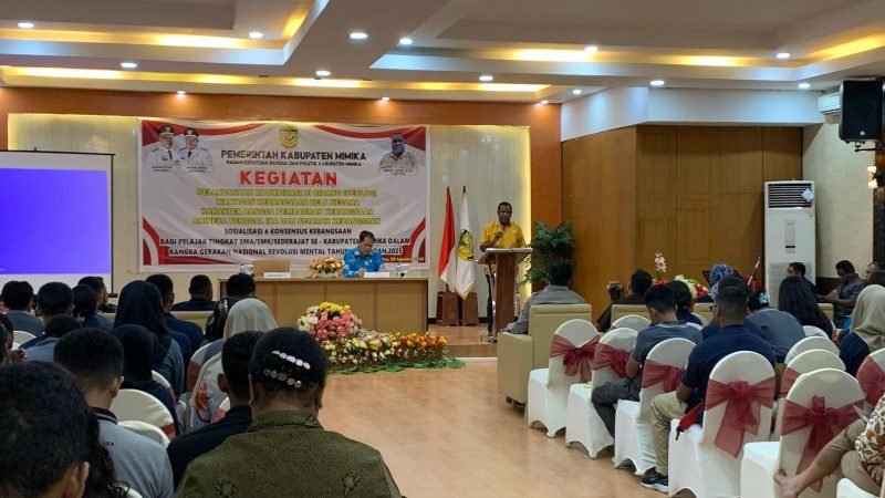 Asisten II Bidang Ekonomi dan Pembangunan, Setda Kabupaten Mimika, Frans Kambu. (Foto: Galeri Papua:/Ahmad)