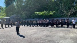 Apel gabungan personel TNI Polri dalam rangka pengamanan RDP di kantor DPRK Mimika, Selasa (2/9/2025). (Foto: Galeri Papua/Ahmad)