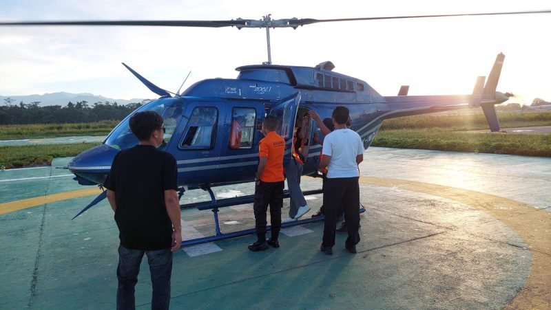 Tim SAR gabungan bersiap-siap mengevakuasi helikopter PK-IWS yang jatuh di dekat Distrik Jila, Kabupaten Mimika, Papua Tengah.