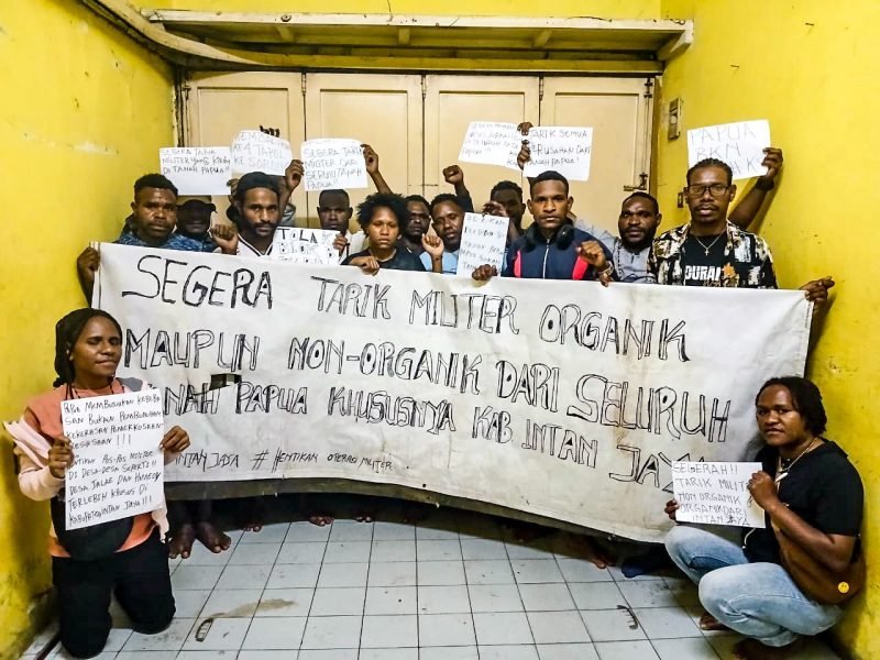 Ikatan Pelajar dan Mahasiswa Moni (IPMMO) se-Jawa dan Bali, Koordinator Wilayah Kota Bandung, menyatakan penolakan keras terhadap rencana penambangan emas di Blok Wabu, Kabupaten Intan Jaya, Papua Tengah. (Foto: Istimewa/Dok. IPMMO se-Jawa dan Bali, Koordinator Wilayah Kota Bandung)