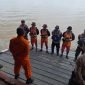Tim SAR gabungan dikerahkan untuk melakukan pencarian terhadap 7 penumpang perahu terbalik di perairan Asmat. (Foto: Istimewa/Humas SAR Timika) 