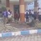 Sejumlah mahasiswa menggeruduk Kantor Dinas Pendidikan Kabupaten Mimika. (Foto: Istimewa/Tangkapan layar video amatir)