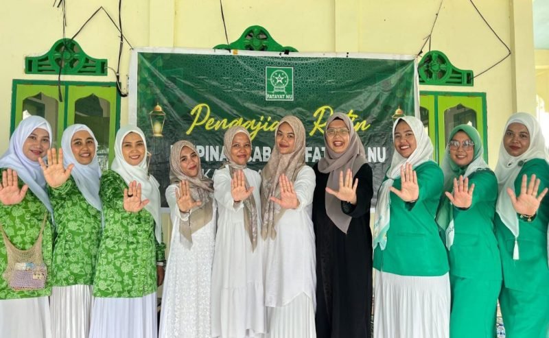 Foto bersama pada kegiatan pembentukan LKP3A oleh PC Fatayat NU Mimika. (Foto: Galeri Papua/Ahmad)