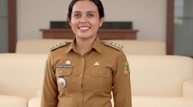 Plt. Kepala Distrik Wania, MErlyn Temorubun. (Foto: Istimewa)