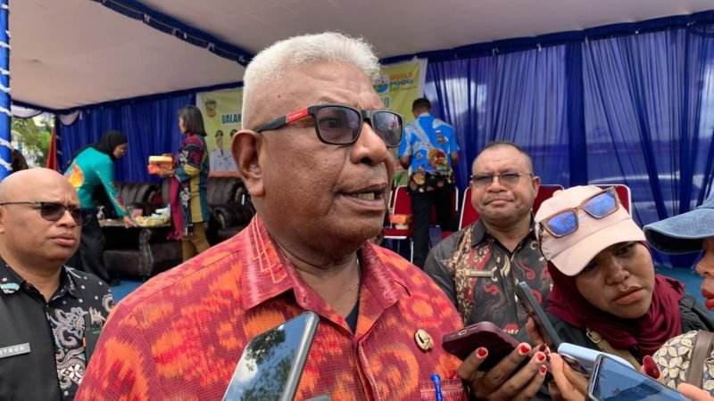Bupati Mimika, Johannes Rettob. (Foto: Galeri Papua/Ahmad)