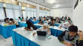 PT Freeport Indonesia (PTFI) mendukung penuh penyelenggaraan Kompetisi MIPA dan Komputer (KOMIKOM) 2025 yang diselenggarakan oleh Fakultas Matematika dan Ilmu Pengetahuan Alam (FMIPA) Universitas Cenderawasih (UNCEN), Selasa (21/10/2025). (Foto: Istimewa/Dokumen PTFI)