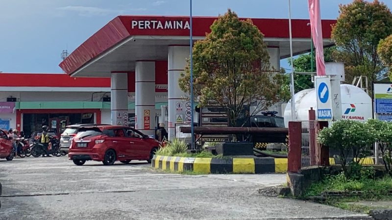 SPBU di Jalan Yos Sudarso, Mimika, Papua Tengah. (Foto: Galeri Papua/Ahmad)