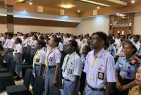 Ratusan siswa dari SMP/SMA sederajat di Timika hadiri seremoni pembukaan kegiatan pembinaan kesenian di Hotel Cartensz Timika, Senin (17/11/2025). (Foto: Galeri Papua/Ahmad)