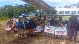 Sekelompok orang mengklaim Kapiraya masuk wilayah Kabupaten Deiyai. (Foto: Istimewa/Tangkapan layar video yang beredar)
