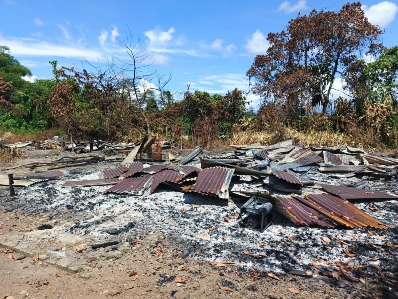 Kondisi rumah yang hanya menyisakan puing setelah hangus terbakar. (Foto: Istimewa)

