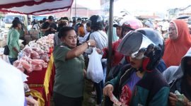 Dinas Ketahanan Pangan (DKP) Kabupaten Mimika menggelar Gerakan Pangan Murah, di Eks Pasar Swadaya Timika, Sabtu (20/12/2025). (Foto: Istimewa)