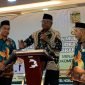 Bupati Mimika, Johannes Rettob, membuka Seminar Peran Mubaligh dan Guru Ngaji di Ballroom Hotel Horison Diana Timika, Selasa (23/12/2025). (Foto: Galeri Papua/Ahmad)