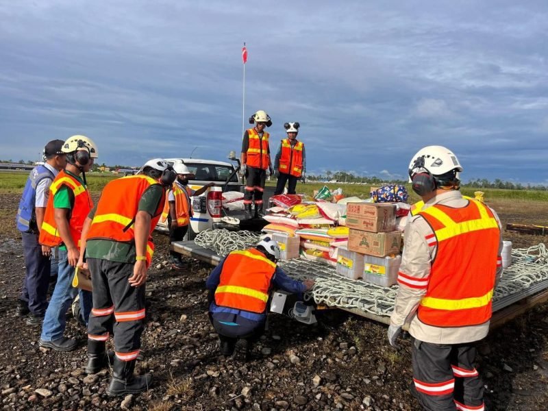 Total 90 Ton barang-barang yang diangkut menggunakan helikopter PTFI dari Bandara Mozes Kilangin Timika menuju Kampung Jagamin, Ainggogin (Aroanop), dan Beane–Dolil (Tsinga) untuk masyarakat tiga kampung. (Foto: Istimewa/Dok. PTFI)
