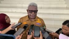 Bupati Mimika, Johannes Rettob. (Foto: Galeri Papua/Ahmad)