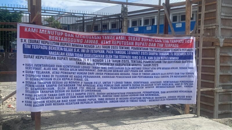 SMP Negeri 7 Mimika yang masih dipalang kelompok warga terkait persoalan penyelesaian sengketa tanah, Rabu (14/1/2026). (Foto: Galeri Papua/Ahmad)