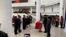 Momen pengambilan sumpah dan janji jabatan oleh enam orang pejabat eselon yang baru dilantik di lingkungan Pemerintahan Kabupaten Mimika. (Foto: Galeri Papua/Ahmad)