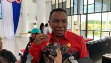 Kepala Dinas PUPR Kabupaten Mimika, Inosensius Yoga Pribadi saat ditemui wartawan, Kamis (15/1/2026). (Foto: Galeri Papua/Ahmad)