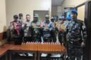 Minuman keras lokal yang diamankan aparat gabungan di Pelabuhan Poumako, Minggu (19/1/2026). (Foto: Galeri Papua/Ahmad).