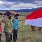 Tiga eks anggota TPNPB-OPM yakni Kataw Kulua (26 tahun), Yaikinus Murib (23 tahun), dan Lois Murib (28 tahun), berikrar setia kepada NKRI.(Foto: Istimewa/Satgas Yonif 142/Ksatria Jaya)